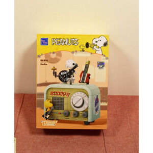 Pantasy Peanuts Snoopy Radio Retro Series Buildable Brick Block Set 86916 ###